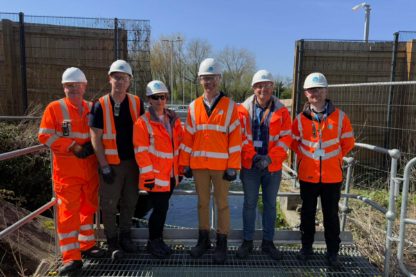 Al standing with Thames Water representatives